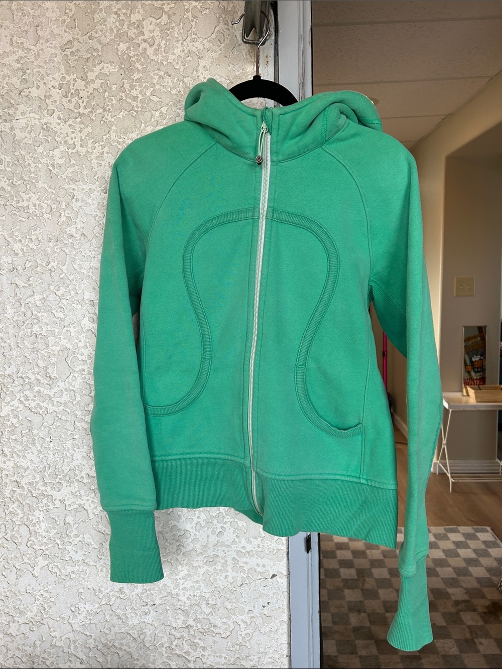 Vintage lulu lemon electric green zip up scuba hoodie with finger holes